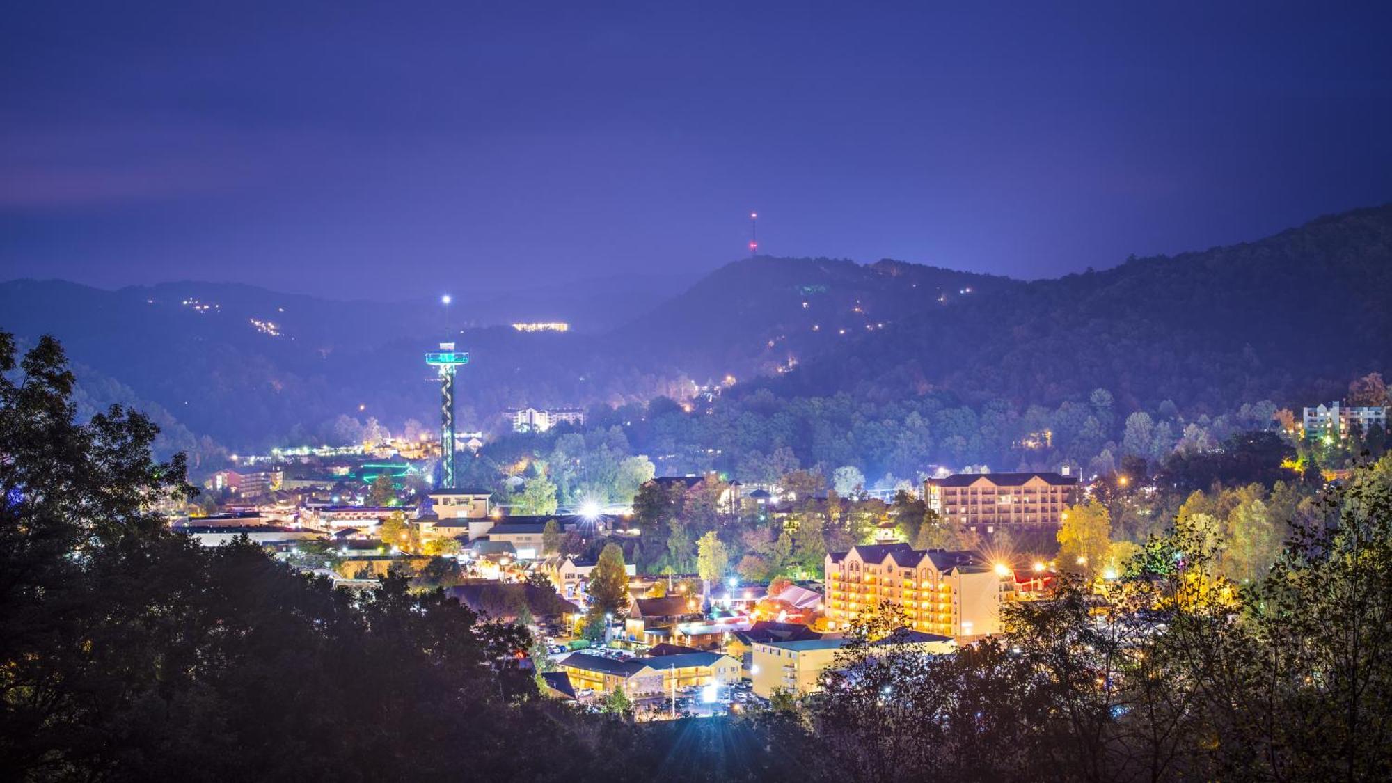Majestic View Lodge, Amazing Views, Hot Tub, 1089 Free Tickets Each Paid Day, Dollywood And More Gatlinburg Eksteriør billede