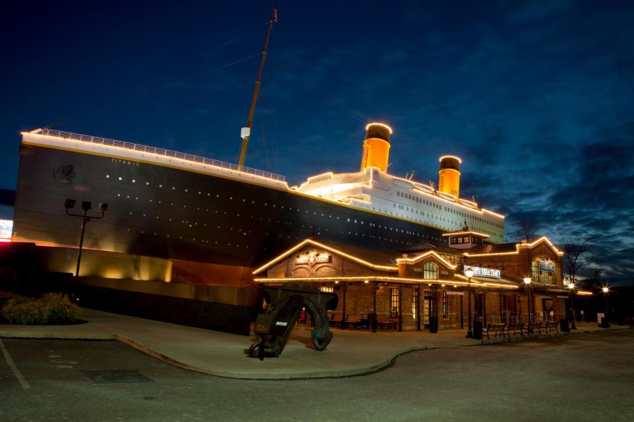Majestic View Lodge, Amazing Views, Hot Tub, 1089 Free Tickets Each Paid Day, Dollywood And More Gatlinburg Eksteriør billede